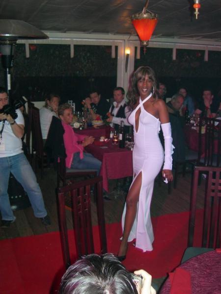 Vertigo Soir�e d�fil� tenues de soir�e sexy