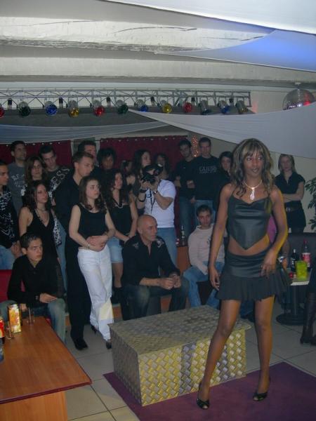 Vertigo Soir�e d�fil� tenues de soir�e sexy