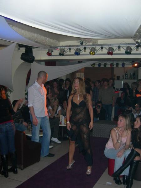 Vertigo Soir�e d�fil� tenues de soir�e sexy