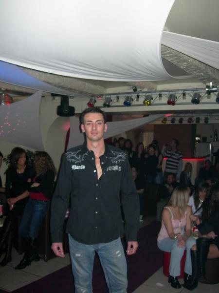 Vertigo Soir�e d�fil� tenues de soir�e sexy