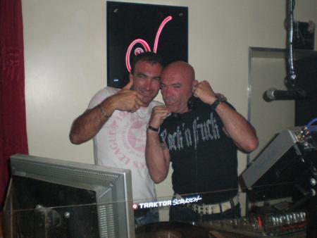 Soir�e du Vendredi 13 Juillet Avec M�nsieur Philippe Corti aux Platines du Vertigo et Charles Schillings aux platines du Mambo!!!