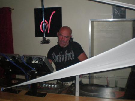 Soir�e du Vendredi 13 Juillet Avec M�nsieur Philippe Corti aux Platines du Vertigo et Charles Schillings aux platines du Mambo!!!