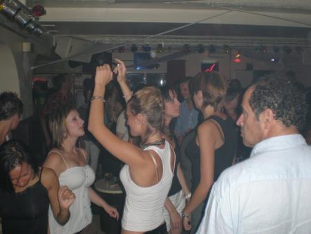 Soir�e du Vendredi 13 Juillet Avec M�nsieur Philippe Corti aux Platines du Vertigo et Charles Schillings aux platines du Mambo!!!